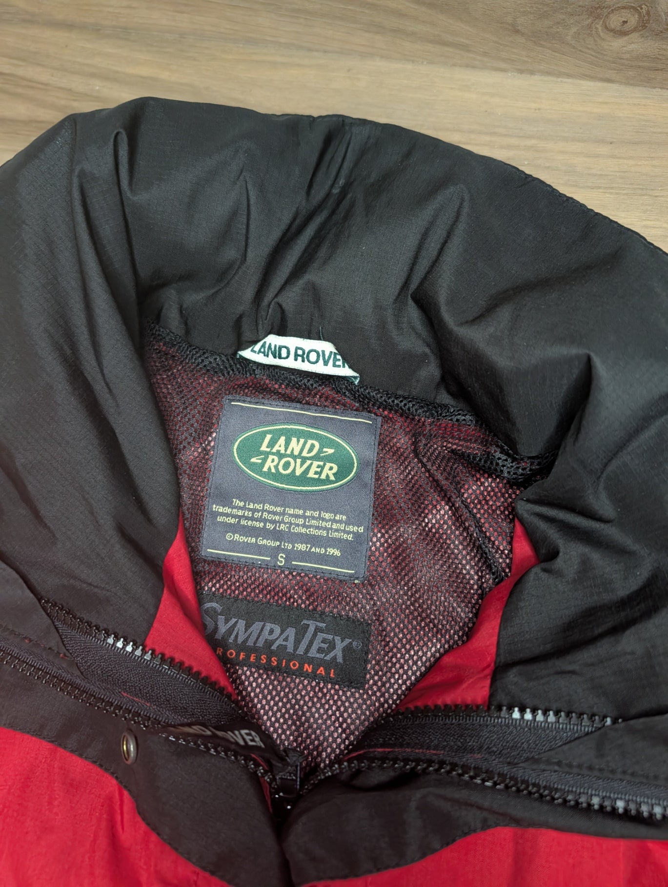 Vintage 90s Land Rover Santa Rosa Sympatex Waterproof Jacket — Red — Small