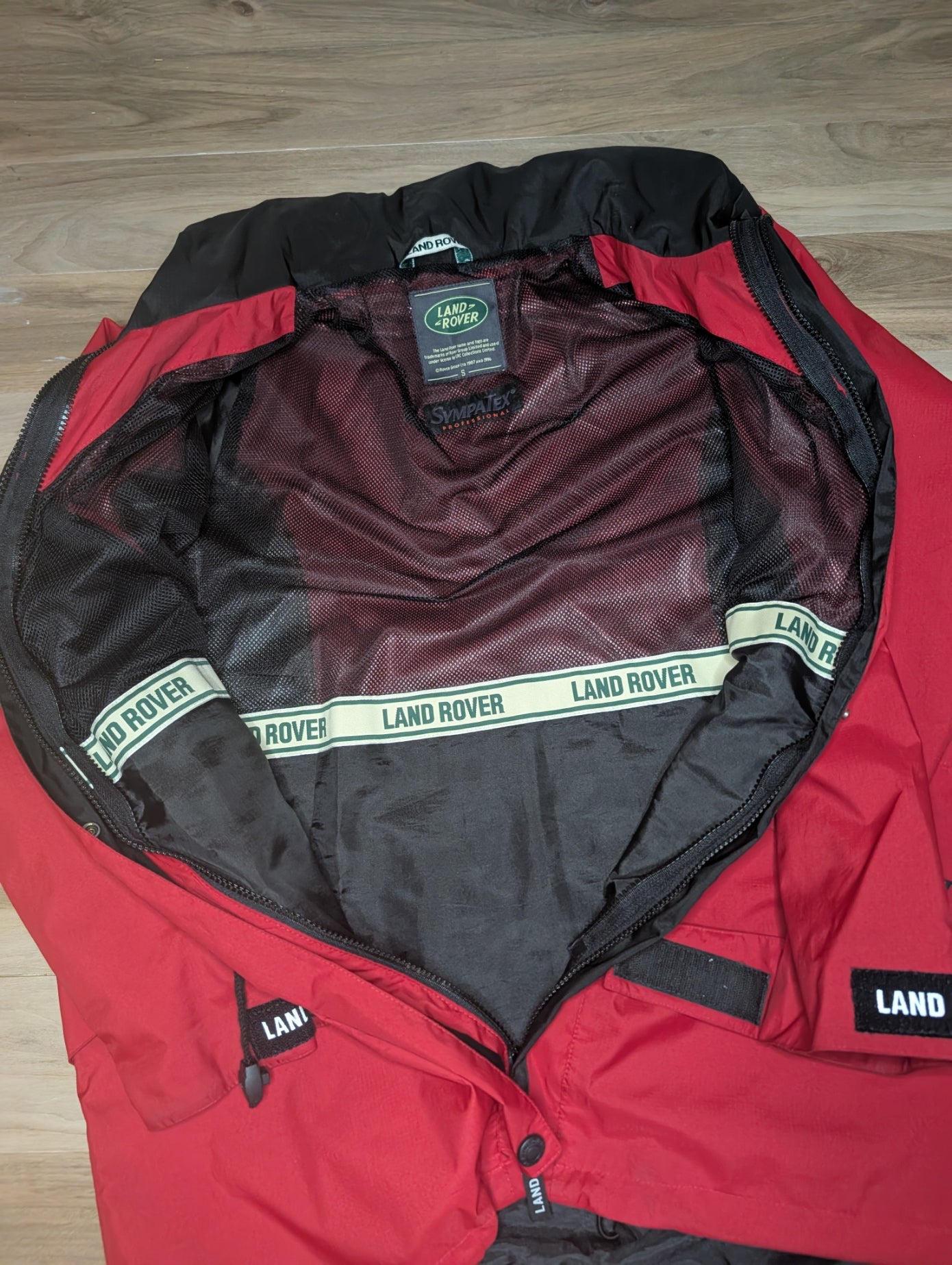 Vintage 90s Land Rover Santa Rosa Sympatex Waterproof Jacket — Red — Small