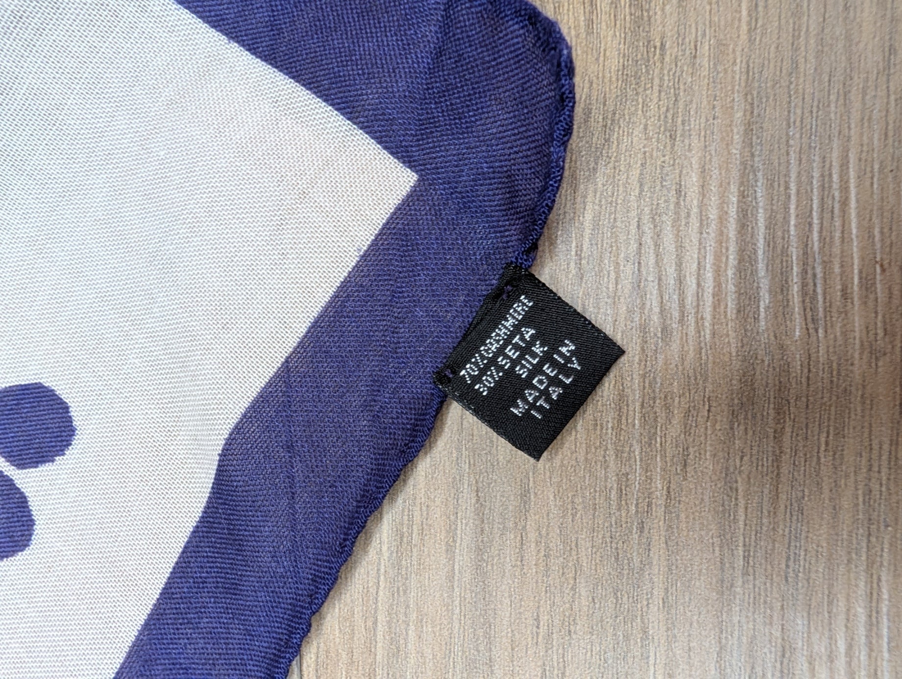 Kiton scarf label 70% cashmere 30% silk made in Italy